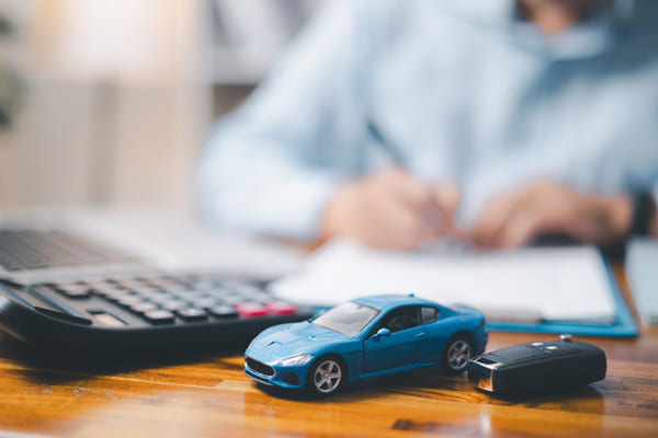 電卓とミニカー